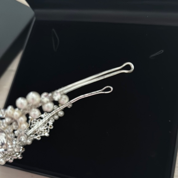 Elegant Silver Pearl Headband main image 7